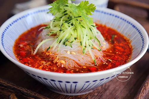 涼拌粉絲秘笈 一碗料汁定乾坤，爽滑開(kāi)胃秒光盤(pán)